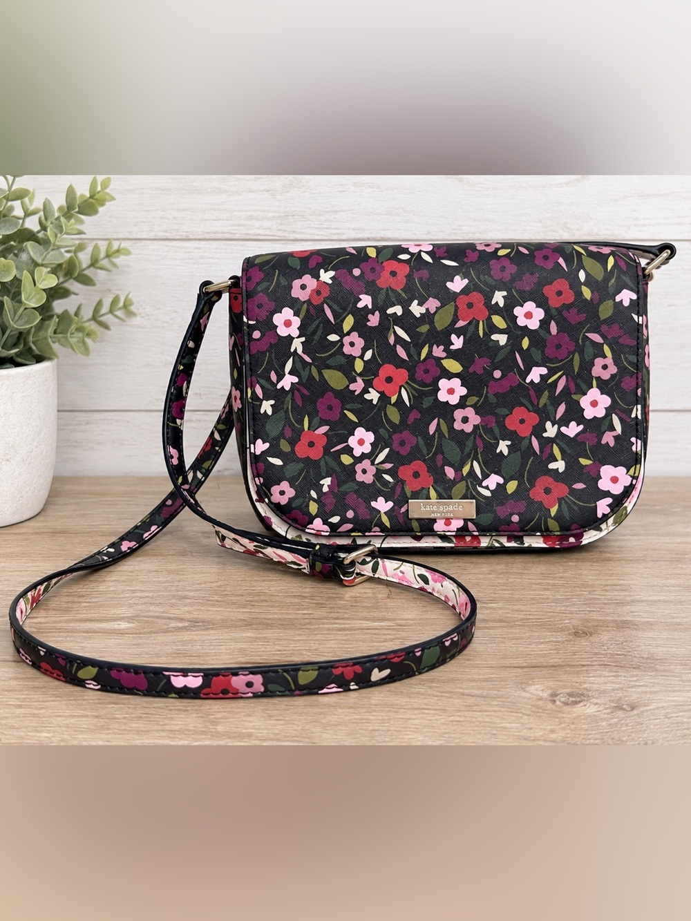 Kate Spade Laurel Way Boho Floral Large Carsen Crossbody Bag EUC